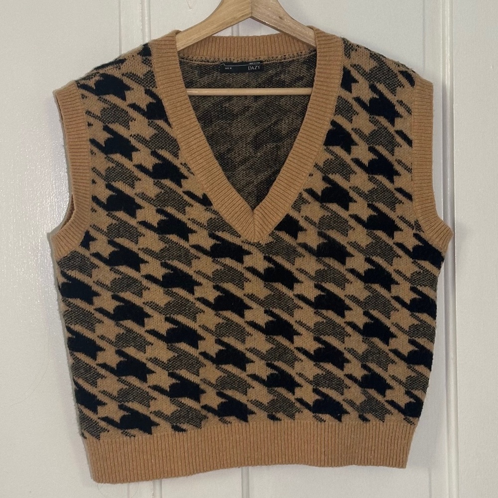 Academia soft houndstooth vest
